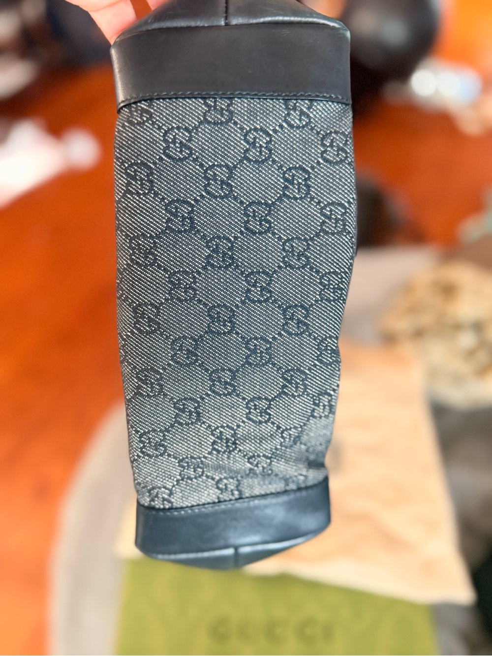 GUCCI like new black shoulder bag canvas and leather. comes with box and dusty - Picture 6 of 15